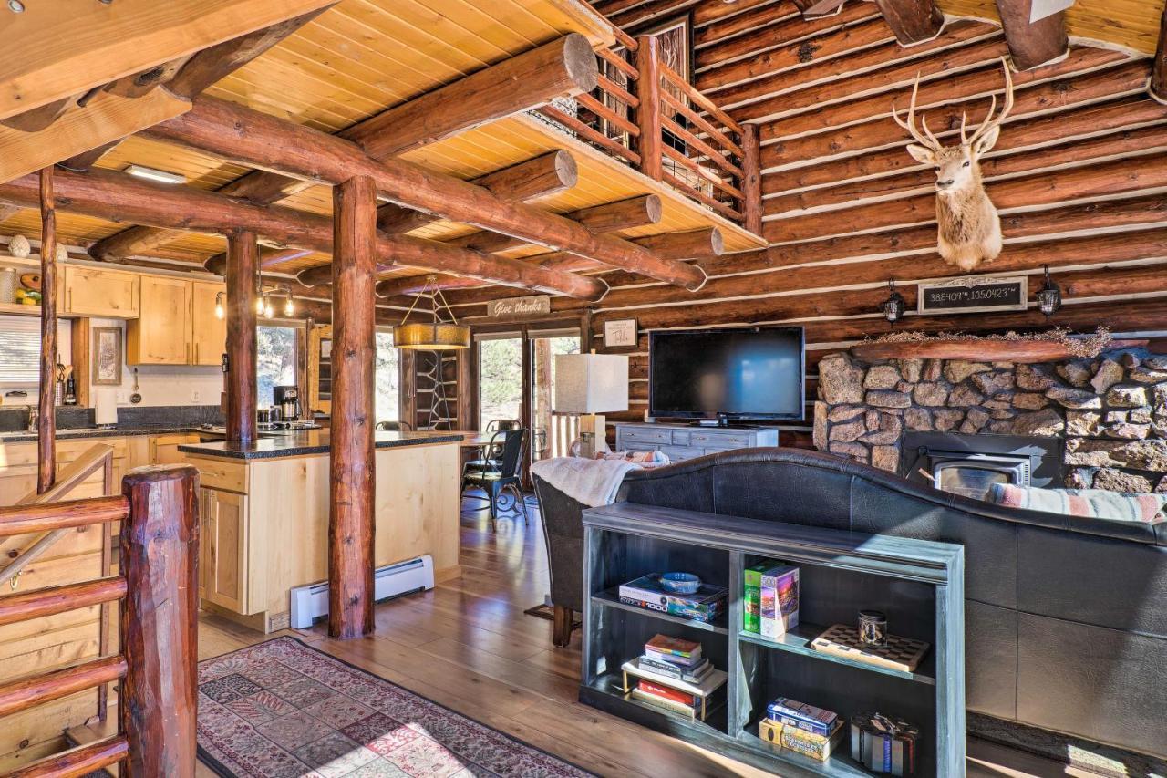 Classic Colorado Log Home With Mountain Views! Florissant Exteriör bild